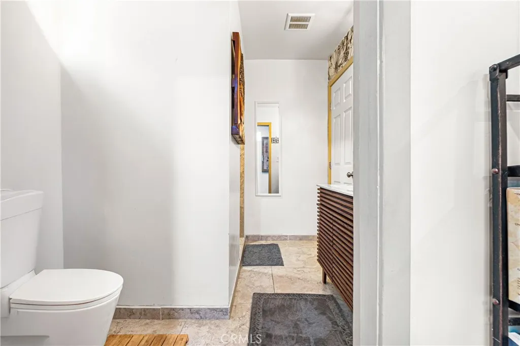 16330 S Caress Avenue, Compton, California 90221 home-pic-27